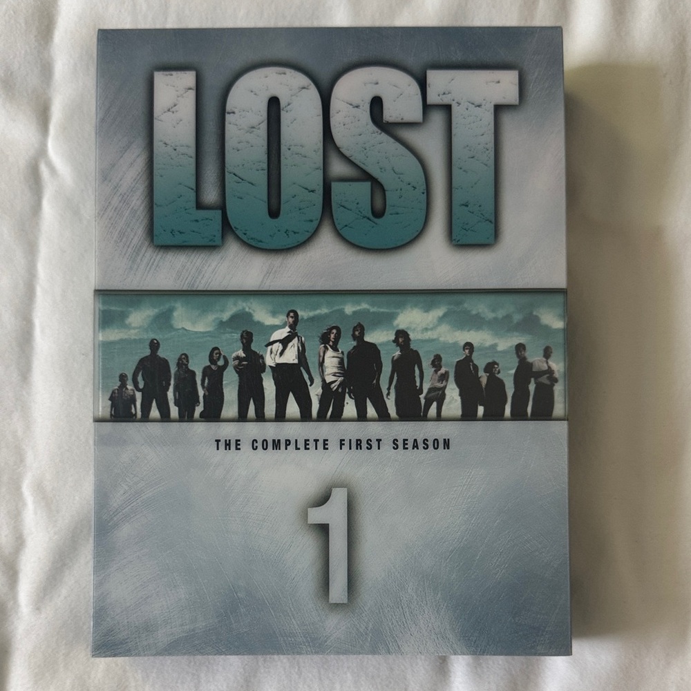 Lost Blu-ray - The Complete First Season - Blue and Black